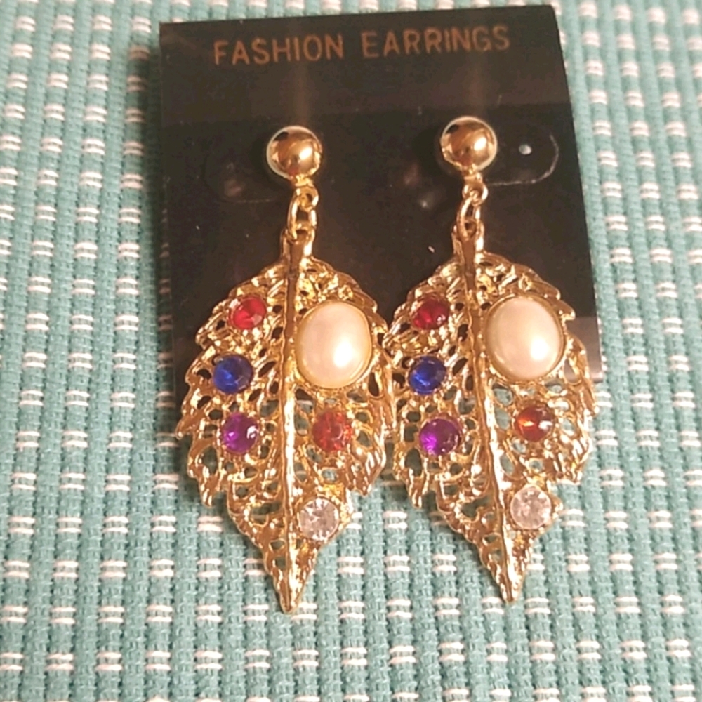 😻 3 For $15 Gold Leaf Filigree Blingy Dangles